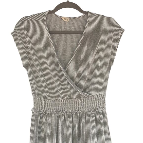 Caution to the Wind Dress Womans Size Gray White Stripe Gathered Waist Soft - Picture 8 of 8